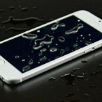 iPhone 5 упал в воду: три простых шага для его спасения